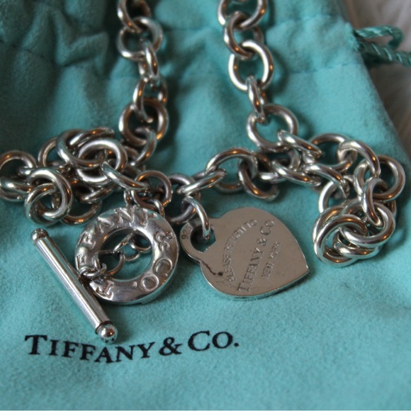 Heart Tag Toggle Necklace - Picture 6 of 10